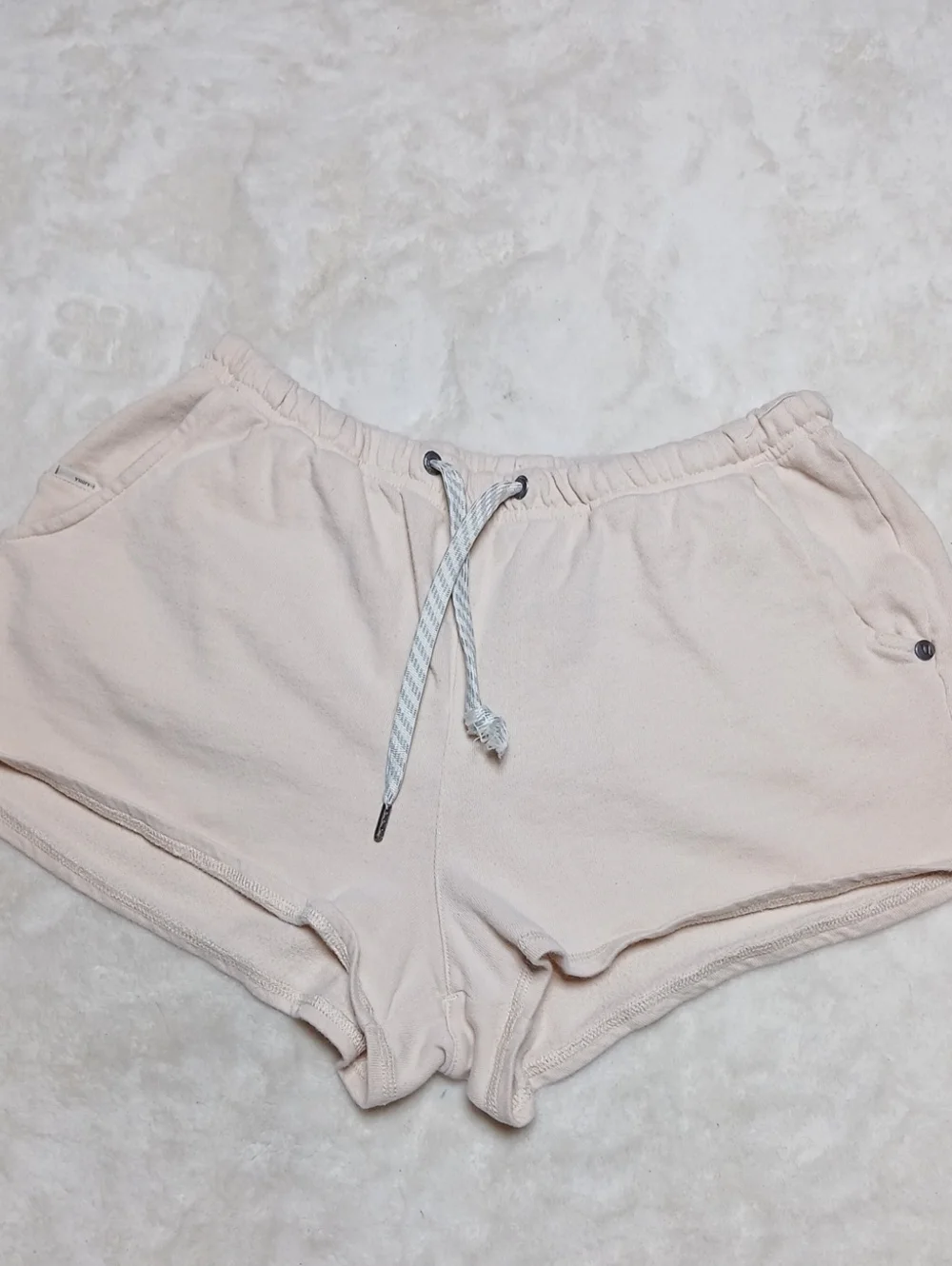 Vuori Light Blush Pull-On Athletic Shorts Size Small